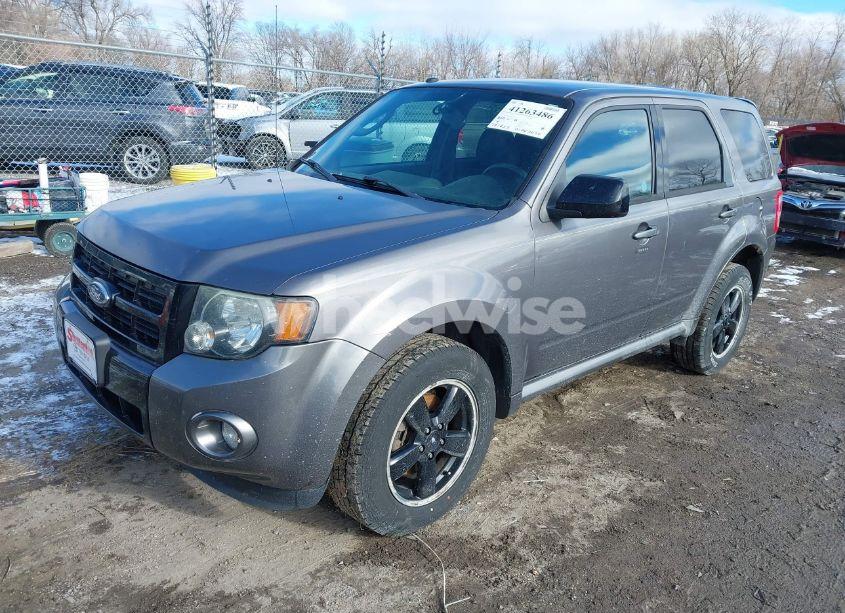 Photo 2 of 2011 Ford Escape XLT (VIN 1FMCU9DG0BKA48274)