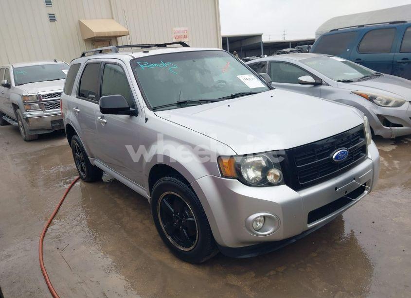 2011 Ford Escape XLT (VIN 1FMCU9DG0BKC05169) main photo