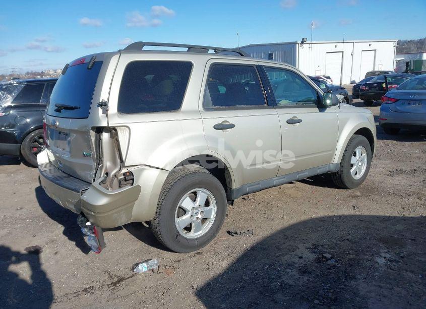 Photo 4 of 2011 Ford Escape XLT (VIN 1FMCU9DG0BKC35823)