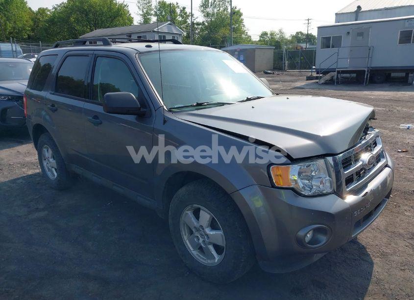 2012 Ford Escape XLT (VIN 1FMCU9DG0CKA33985) main photo