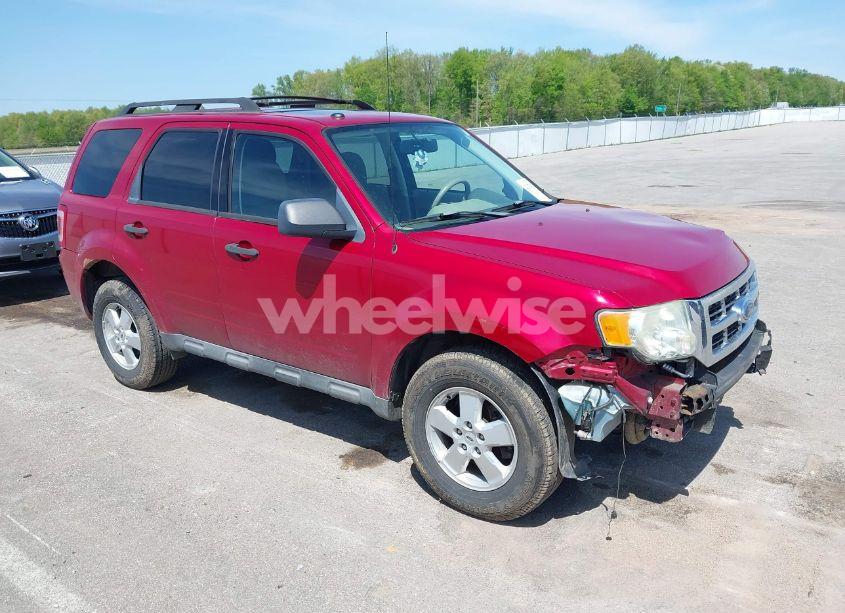 2010 Ford Escape XLT (VIN 1FMCU9DG1AKA30915) main photo
