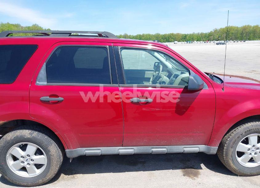 Photo 14 of 2010 Ford Escape XLT (VIN 1FMCU9DG1AKA30915)