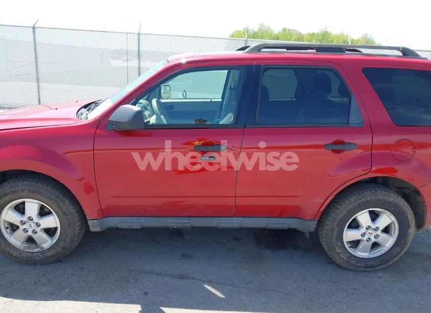 Photo 15 of 2010 Ford Escape XLT (VIN 1FMCU9DG1AKA30915)