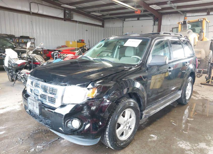 Photo 2 of 2010 Ford Escape XLT (VIN 1FMCU9DG1AKB53811)