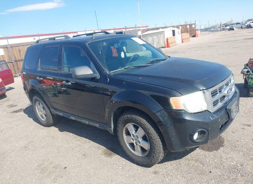 2010 Ford Escape XLT (VIN 1FMCU9DG1AKC27972) main photo