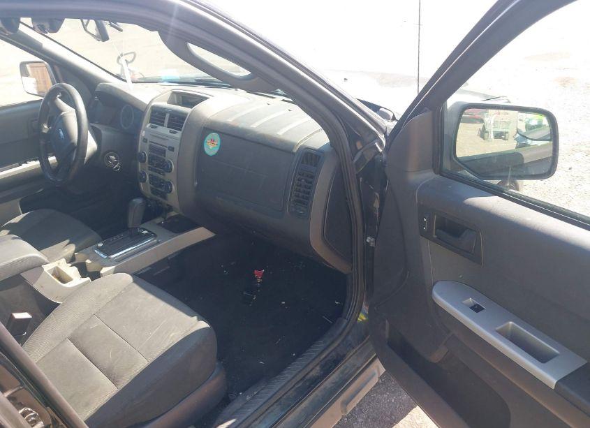 Photo 5 of 2010 Ford Escape XLT (VIN 1FMCU9DG1AKC27972)