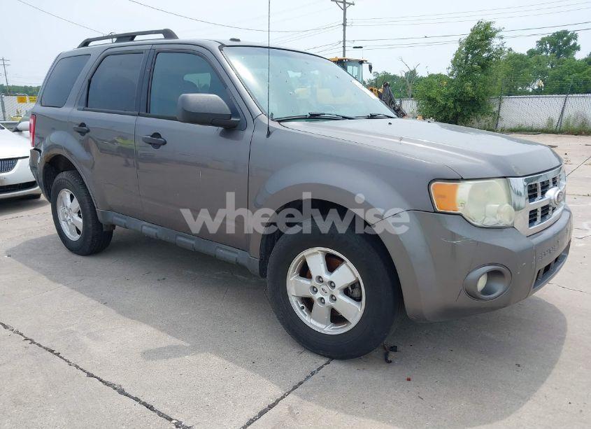 2010 Ford Escape XLT (VIN 1FMCU9DG1AKD06848) main photo