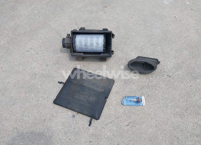 Photo 12 of 2010 Ford Escape XLT (VIN 1FMCU9DG1AKD06848)