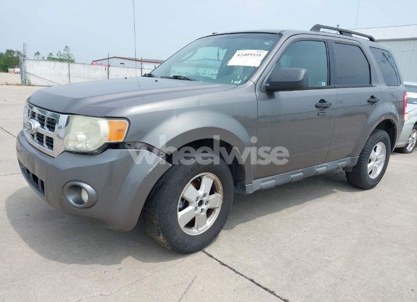 Photo 2 of 2010 Ford Escape XLT (VIN 1FMCU9DG1AKD06848)