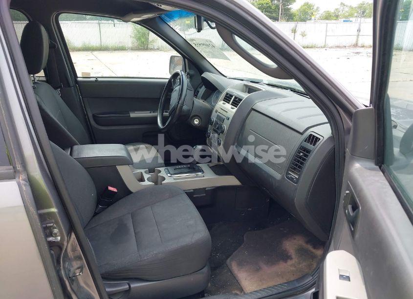 Photo 5 of 2010 Ford Escape XLT (VIN 1FMCU9DG1AKD06848)