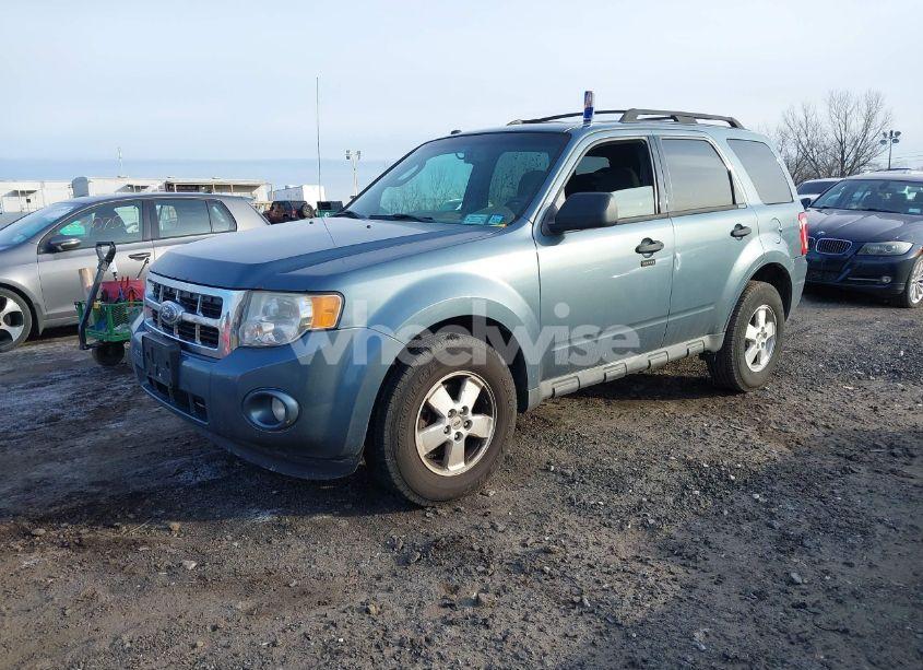 Photo 2 of 2010 Ford Escape XLT (VIN 1FMCU9DG1AKD09099)