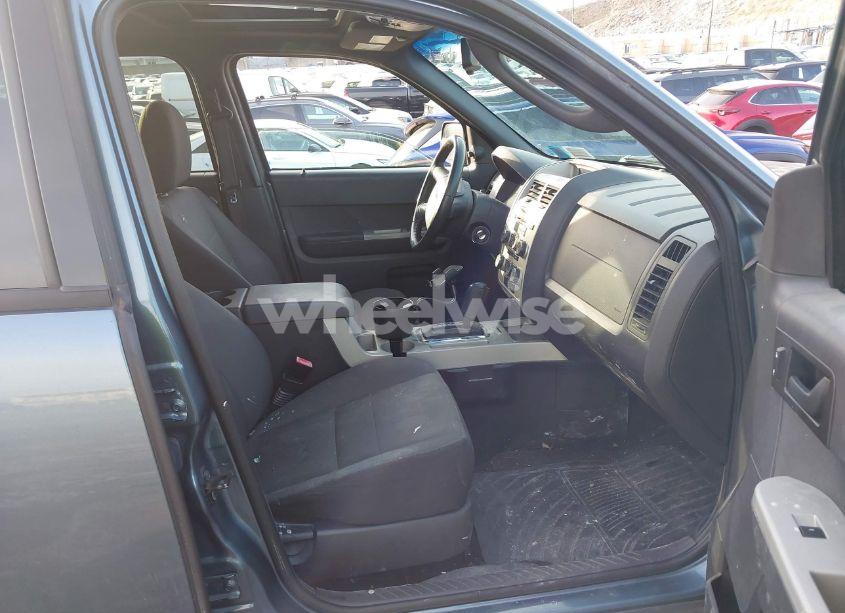 Photo 5 of 2010 Ford Escape XLT (VIN 1FMCU9DG1AKD09099)