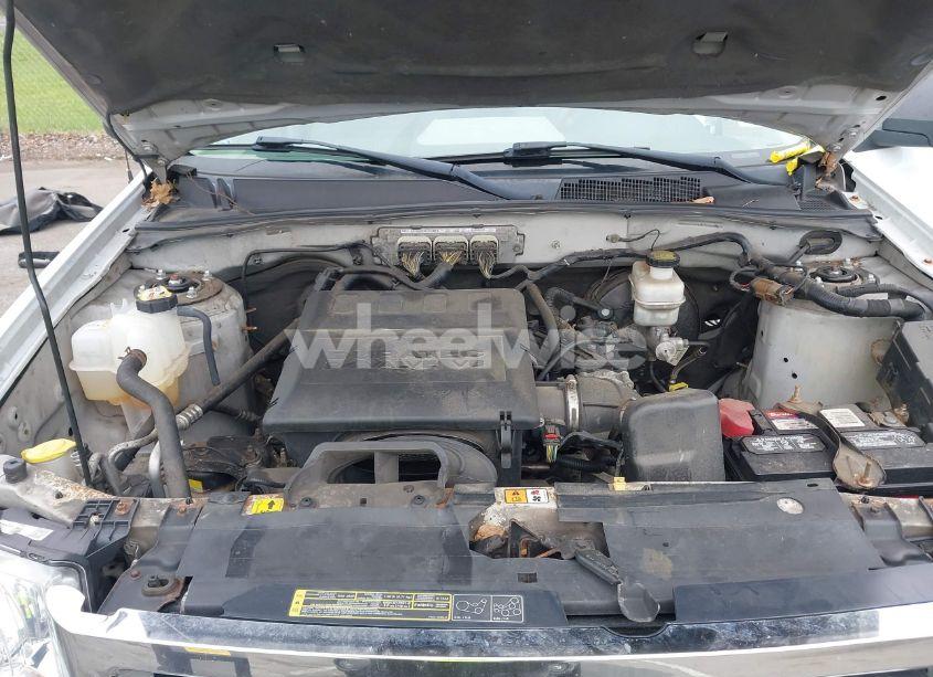 Photo 10 of 2010 Ford Escape XLT (VIN 1FMCU9DG1AKD28364)