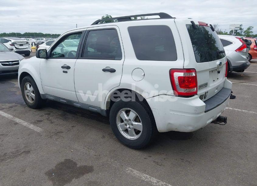 Photo 3 of 2010 Ford Escape XLT (VIN 1FMCU9DG1AKD28364)