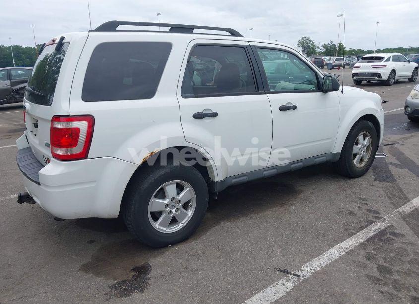 Photo 4 of 2010 Ford Escape XLT (VIN 1FMCU9DG1AKD28364)