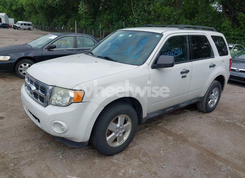 Photo 2 of 2011 Ford Escape XLT AUTOMATIC (VIN 1FMCU9DG1BKA63740)