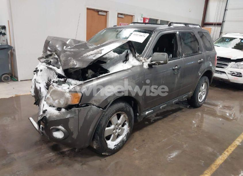 Photo 2 of 2011 Ford Escape XLT (VIN 1FMCU9DG1BKC11904)