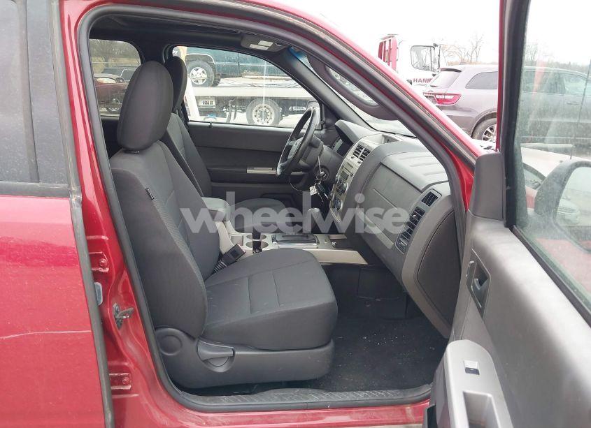 Photo 5 of 2011 Ford Escape XLT (VIN 1FMCU9DG1BKC37712)