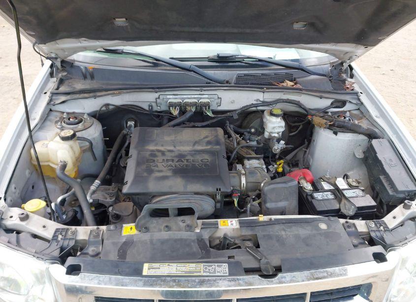 Photo 10 of 2011 Ford Escape XLT (VIN 1FMCU9DG1BKC47625)