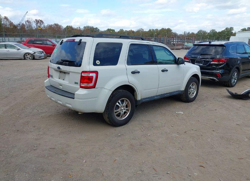 Photo 4 of 2011 Ford Escape XLT (VIN 1FMCU9DG1BKC47625)