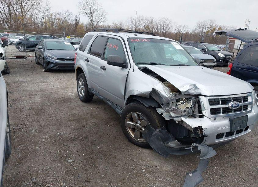 2012 Ford Escape XLT (VIN 1FMCU9DG1CKC77645) main photo