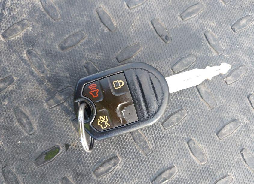 Photo 11 of 2010 Ford Escape XLT (VIN 1FMCU9DG2AKA53040)