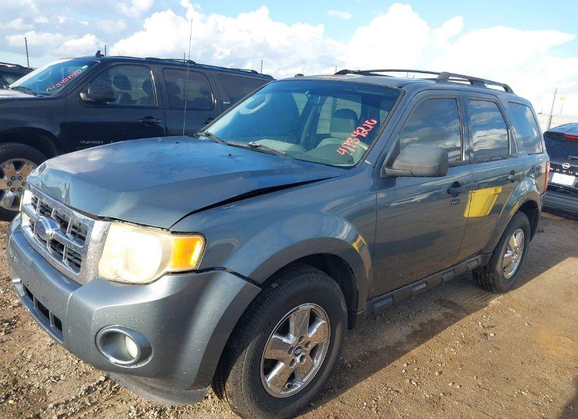 Photo 2 of 2010 Ford Escape XLT (VIN 1FMCU9DG2AKA53040)