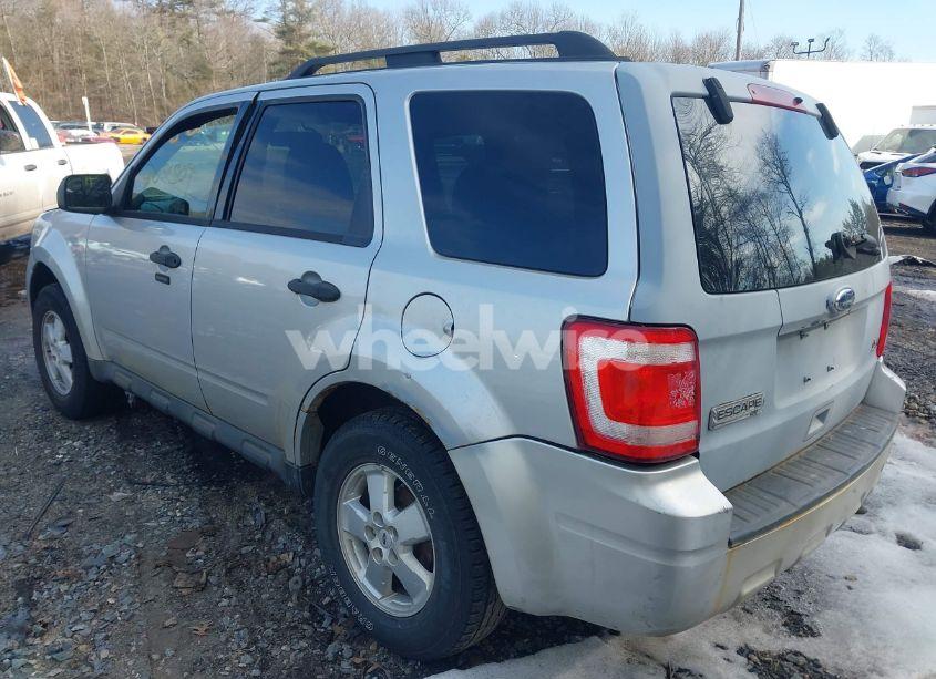 Photo 3 of 2010 Ford Escape XLT (VIN 1FMCU9DG2AKA69156)