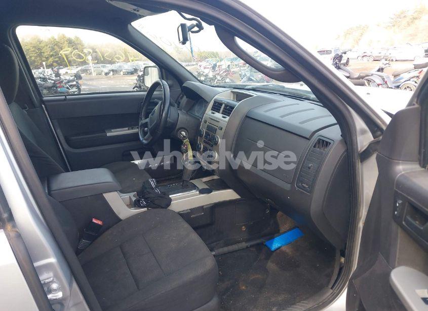 Photo 5 of 2010 Ford Escape XLT (VIN 1FMCU9DG2AKA69156)