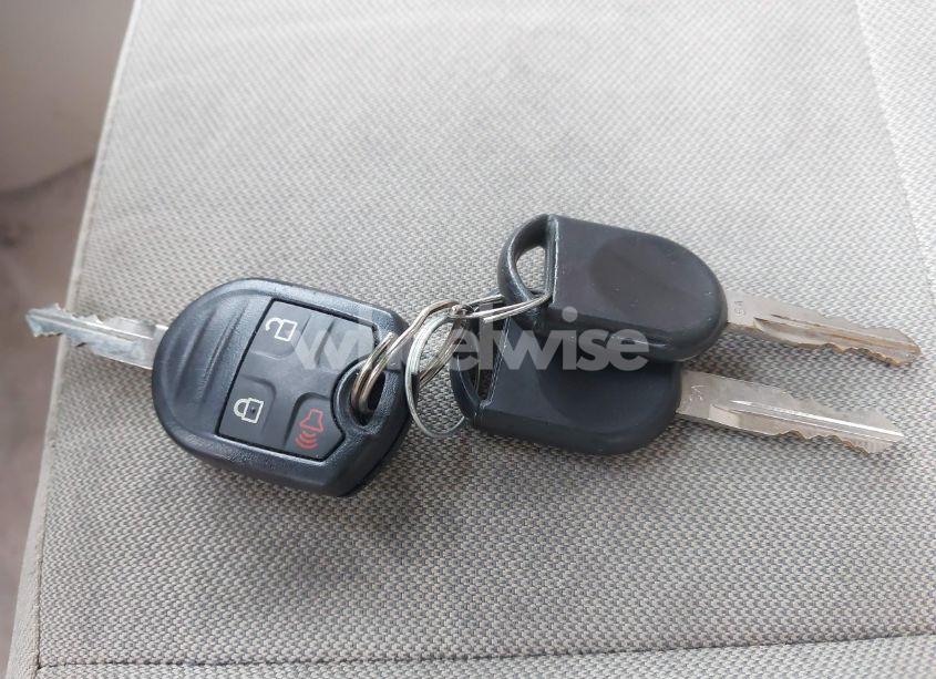 Photo 11 of 2010 Ford Escape XLT (VIN 1FMCU9DG2AKB41165)