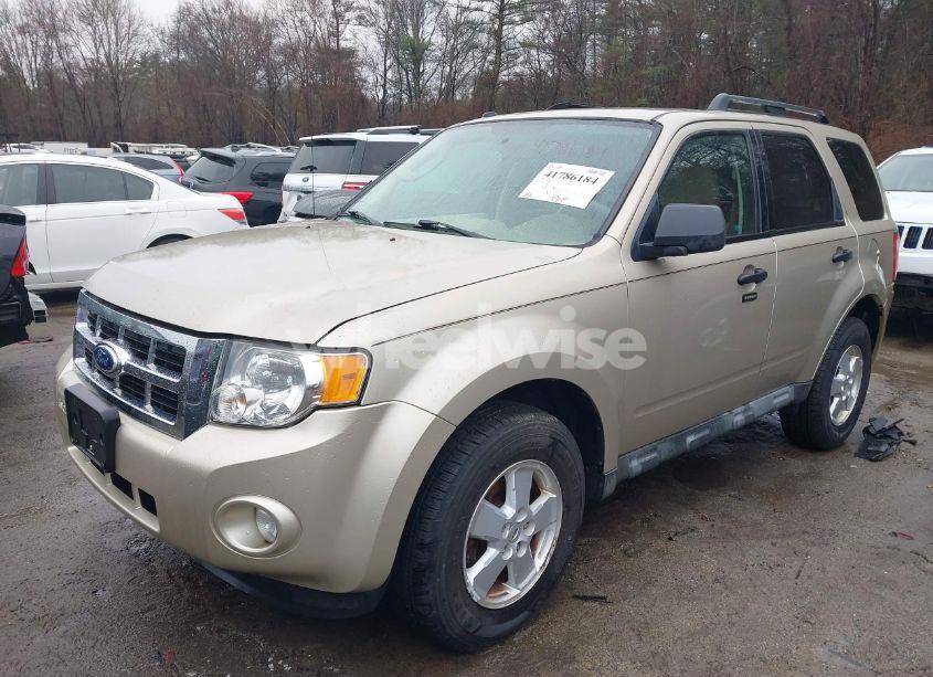 Photo 2 of 2010 Ford Escape XLT (VIN 1FMCU9DG2AKB41165)