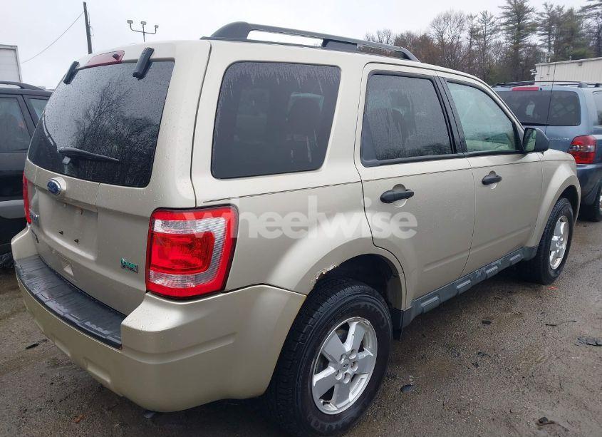 Photo 4 of 2010 Ford Escape XLT (VIN 1FMCU9DG2AKB41165)