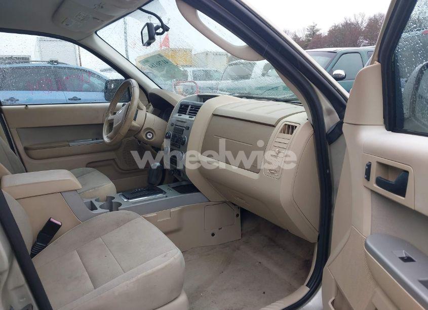 Photo 5 of 2010 Ford Escape XLT (VIN 1FMCU9DG2AKB41165)