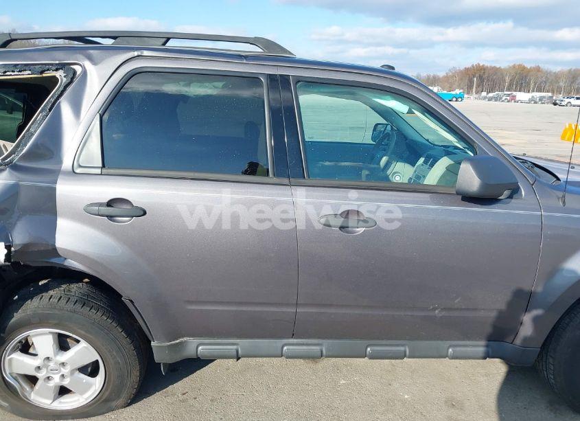 Photo 13 of 2010 Ford Escape XLT (VIN 1FMCU9DG2AKB88387)