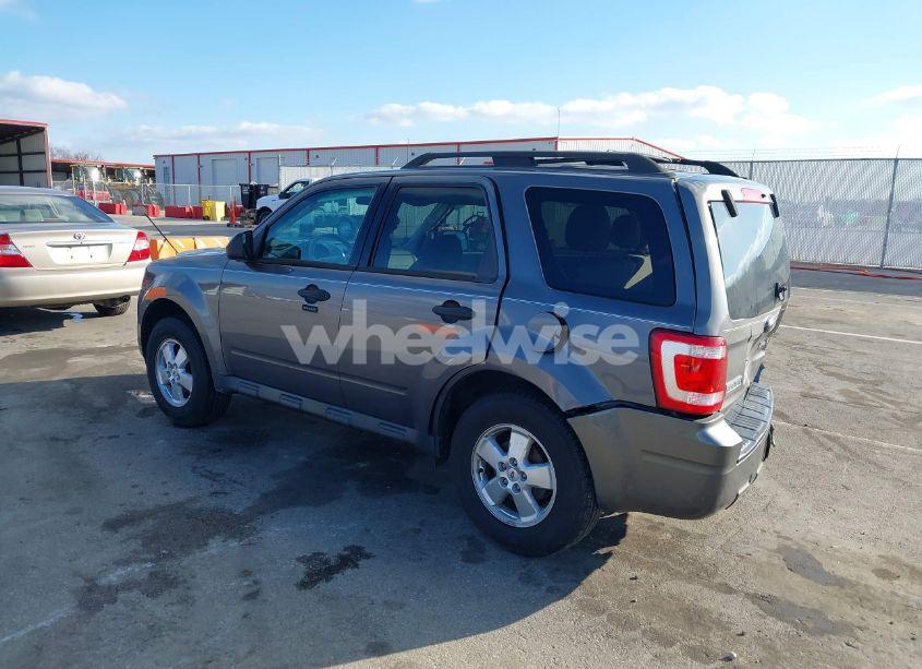 Photo 3 of 2010 Ford Escape XLT (VIN 1FMCU9DG2AKB88387)