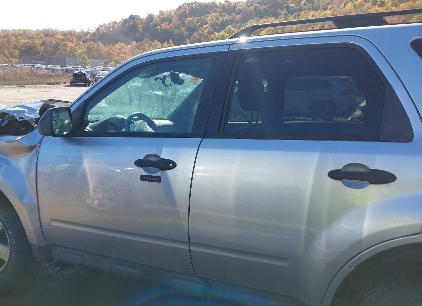 Photo 15 of 2010 Ford Escape XLT (VIN 1FMCU9DG2AKC69292)