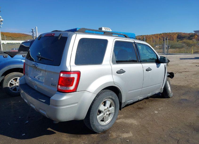 Photo 4 of 2010 Ford Escape XLT (VIN 1FMCU9DG2AKC69292)
