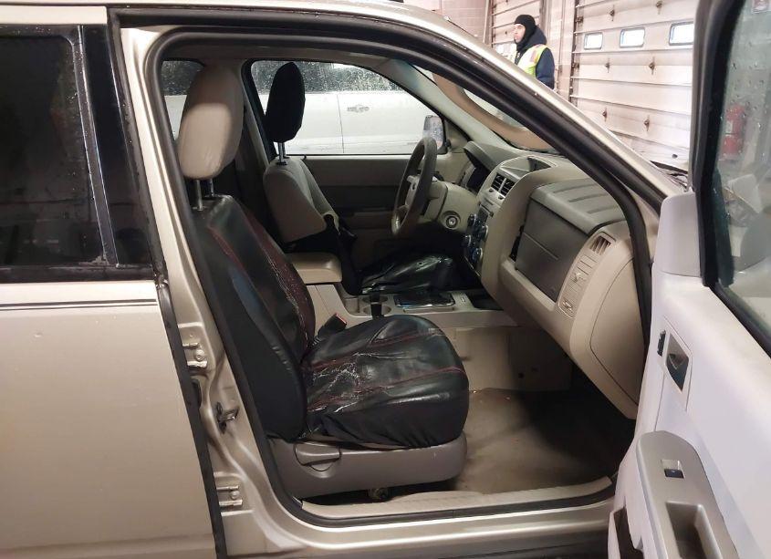 Photo 5 of 2010 Ford Escape XLT (VIN 1FMCU9DG2AKD17597)