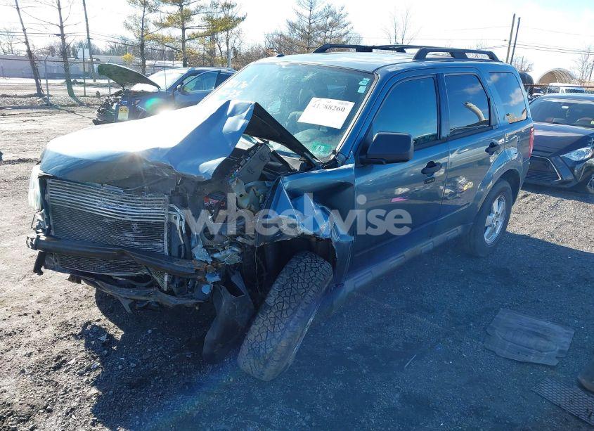 Photo 2 of 2010 Ford Escape XLT (VIN 1FMCU9DG2AKD41687)