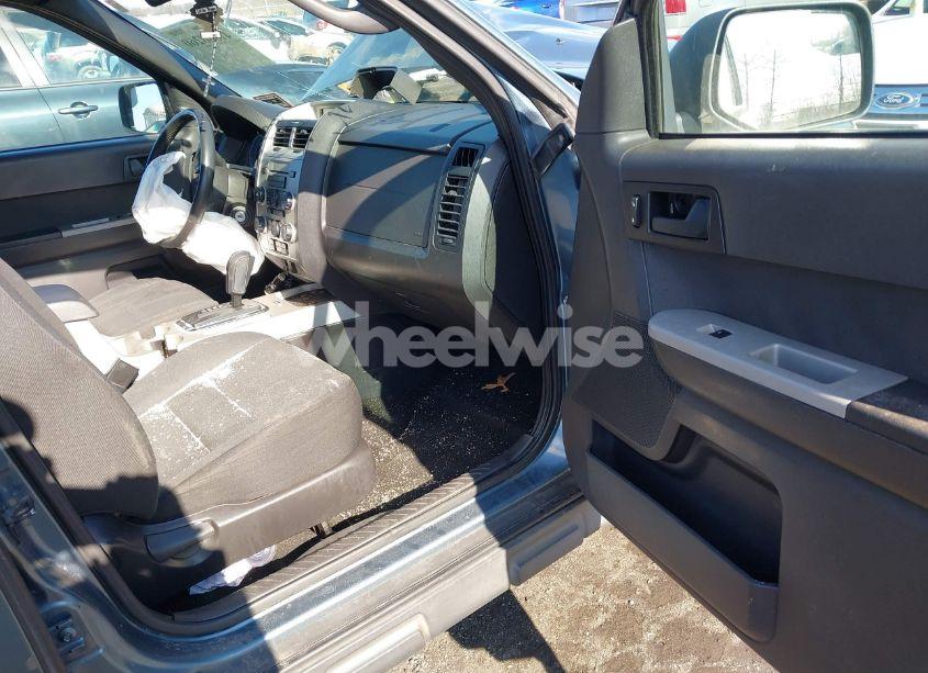 Photo 5 of 2010 Ford Escape XLT (VIN 1FMCU9DG2AKD41687)