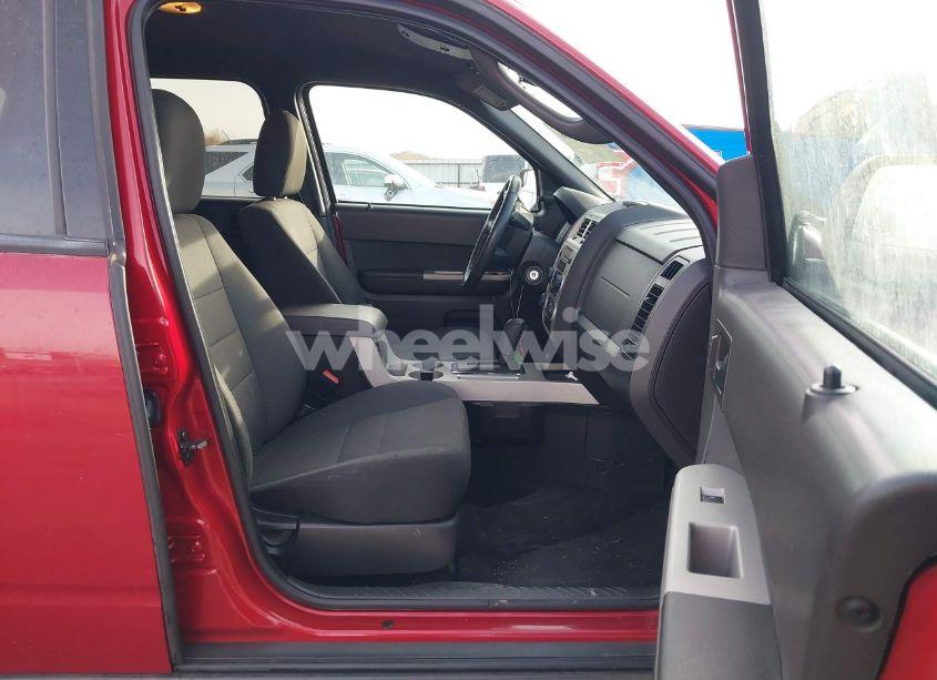 Photo 5 of 2011 Ford Escape XLT (VIN 1FMCU9DG2BKA56120)