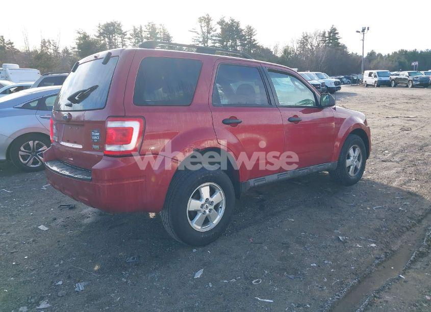 Photo 4 of 2011 Ford Escape XLT (VIN 1FMCU9DG2BKA71717)