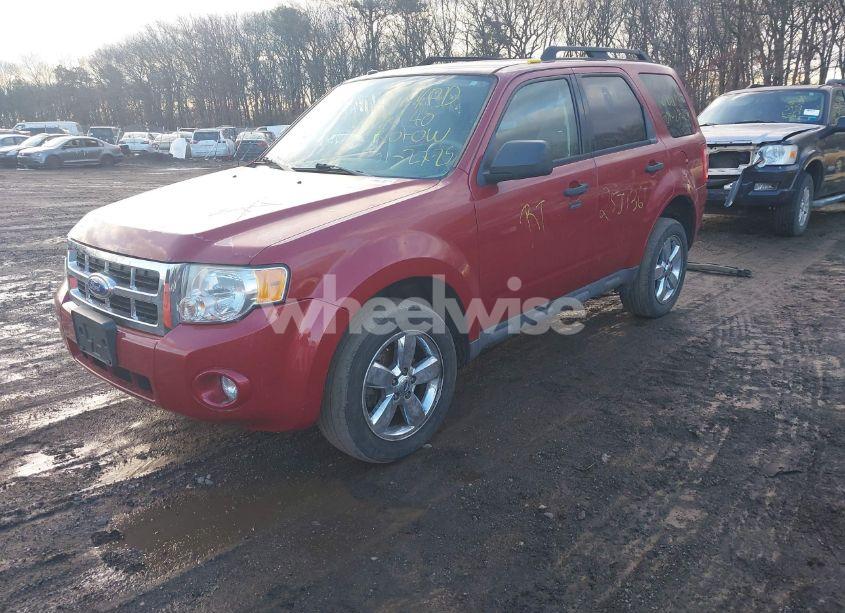 Photo 2 of 2011 Ford Escape XLT (VIN 1FMCU9DG2BKB09513)