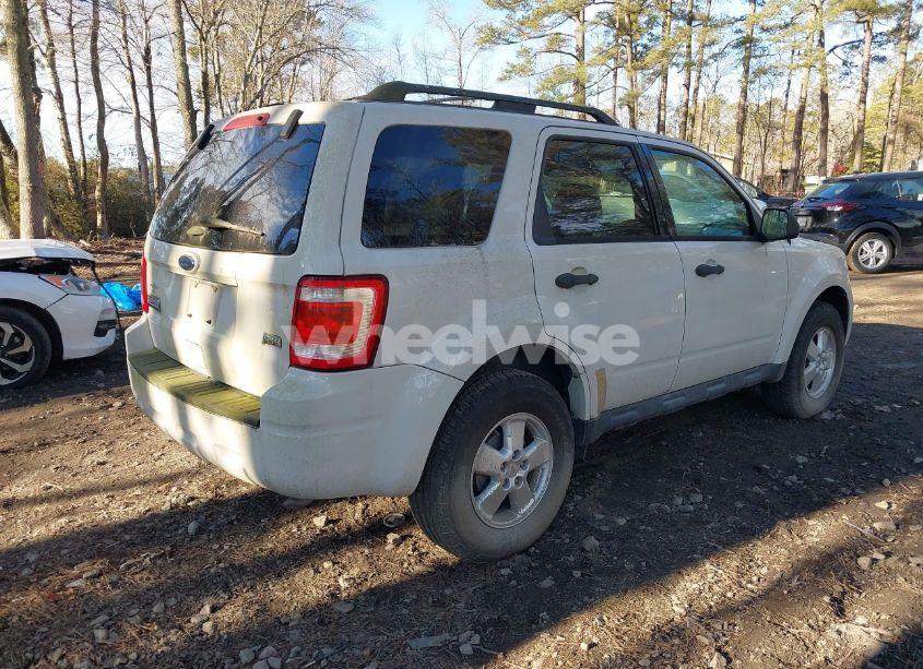 Photo 4 of 2011 Ford Escape XLT (VIN 1FMCU9DG2BKB28403)