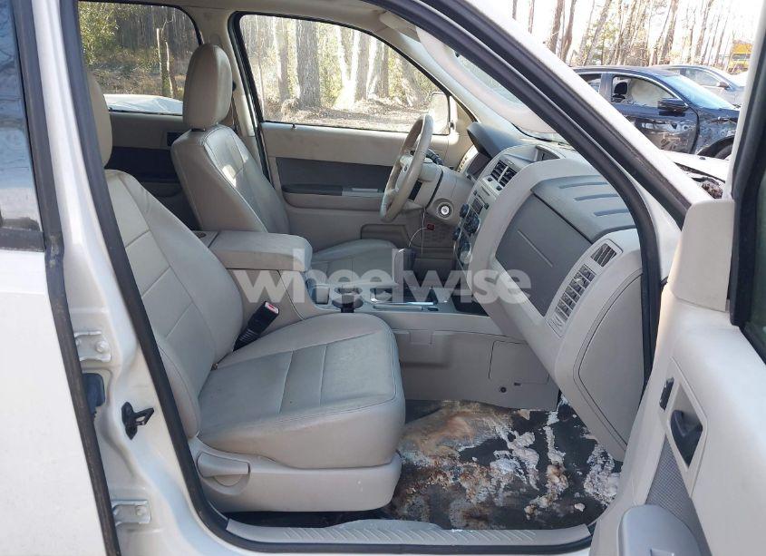 Photo 5 of 2011 Ford Escape XLT (VIN 1FMCU9DG2BKB28403)