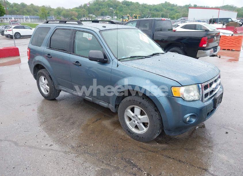 2011 Ford Escape XLT (VIN 1FMCU9DG2BKB96135) main photo