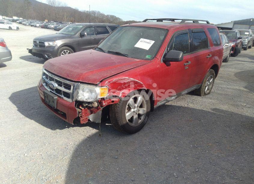 Photo 2 of 2011 Ford Escape XLT (VIN 1FMCU9DG2BKC02614)