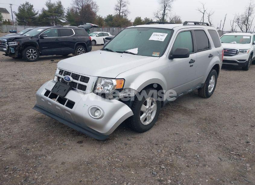 Photo 2 of 2011 Ford Escape XLT (VIN 1FMCU9DG2BKC47620)