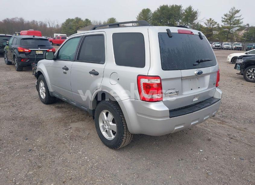 Photo 3 of 2011 Ford Escape XLT (VIN 1FMCU9DG2BKC47620)