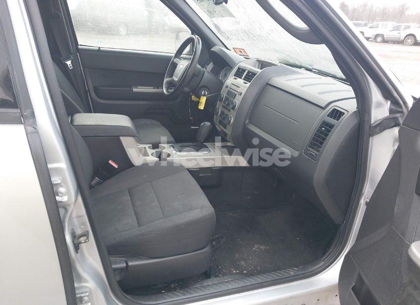 Photo 5 of 2011 Ford Escape XLT (VIN 1FMCU9DG2BKC47620)